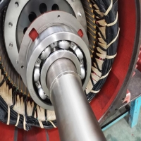 同步电念头通常事情在什么状态？